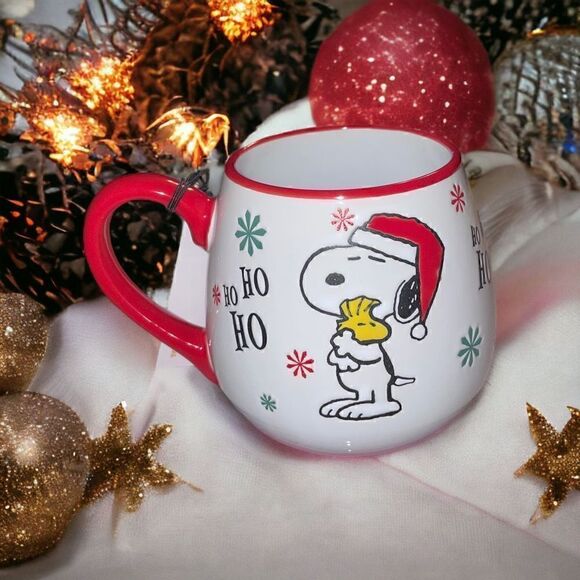 Peanuts Snoopy Christmas Embossed Mug/Cup Ceramic Red Interior - Picture 3 of 5